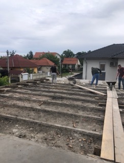 Tetőhöz kapcsolódó építőipari kivitelezés