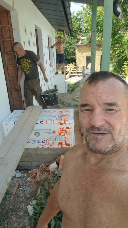 Homlokzati hőszigetelés kivitelezés közben