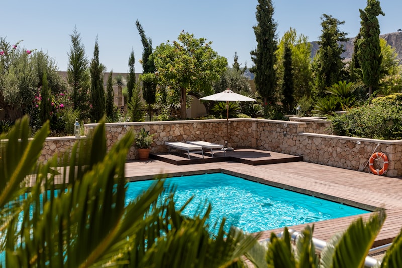 Pools & Water Features