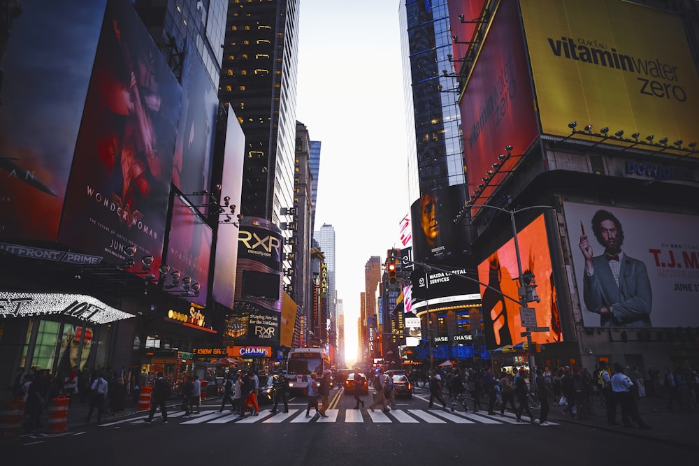 Seguros en Nueva York para hispanos · Guía completa 2026