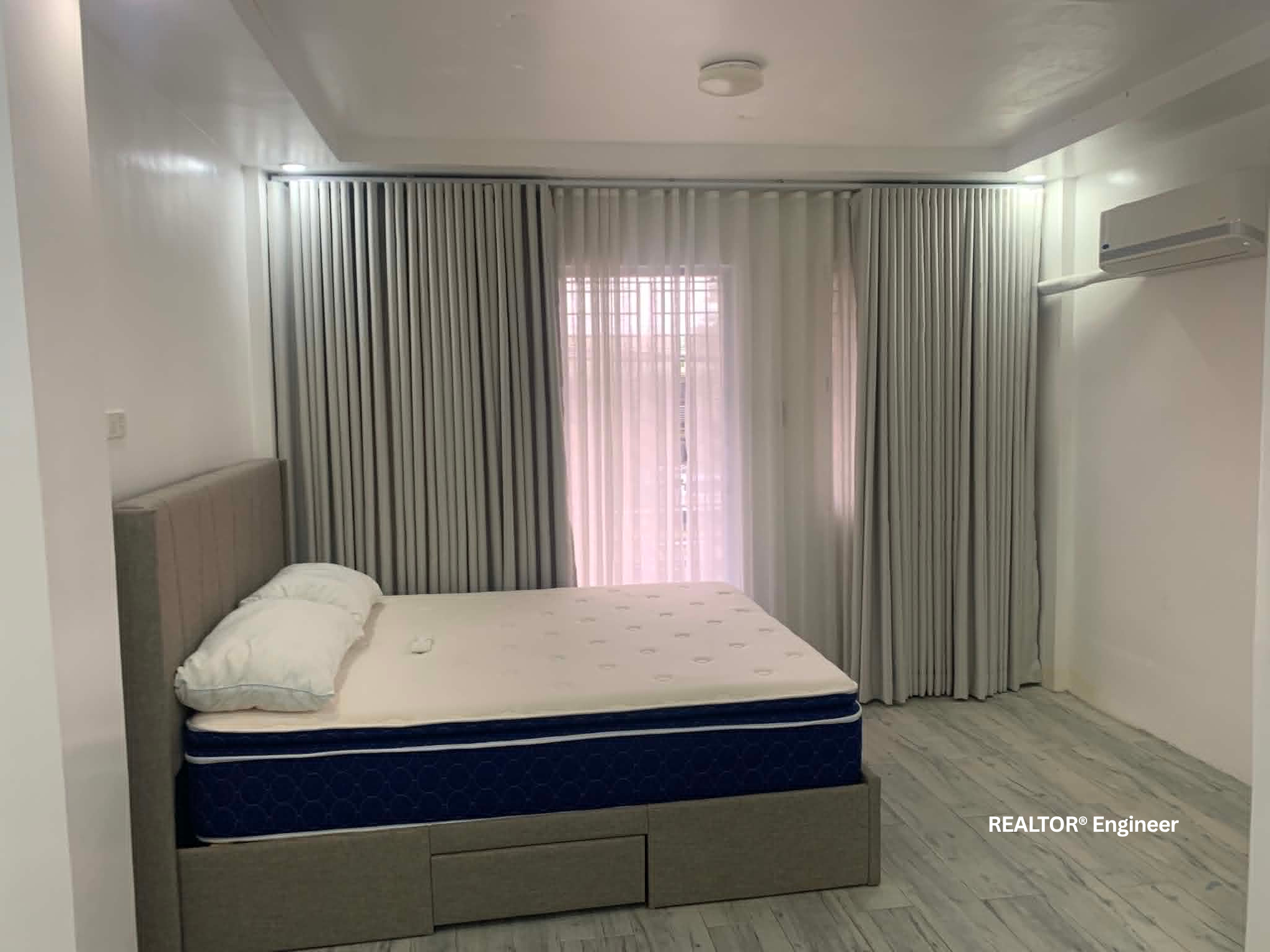 Townhouse Interior 5
