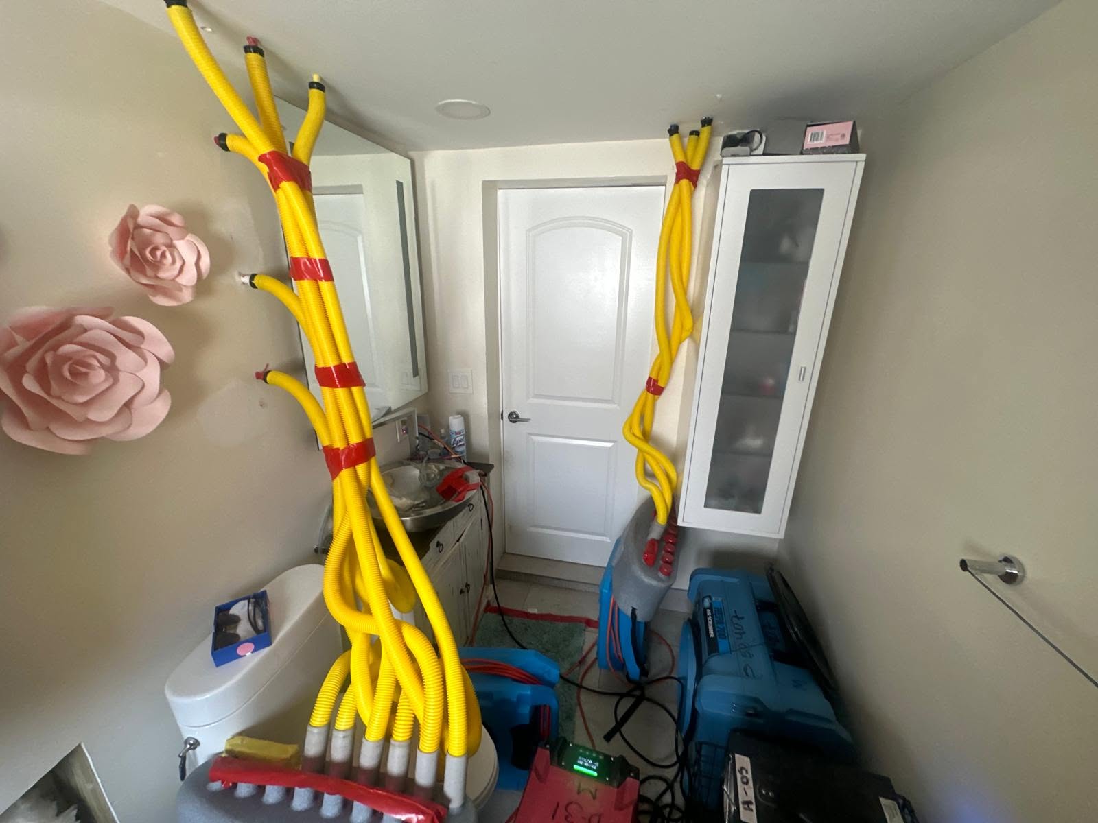Wall cavity drying system in bathroom