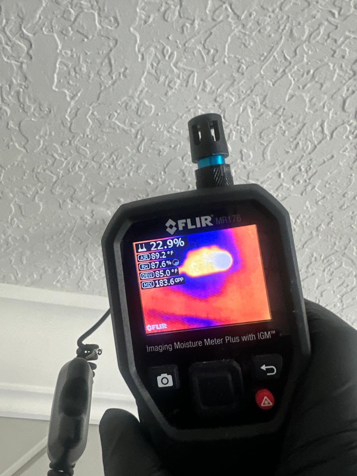 Thermal imaging moisture detection