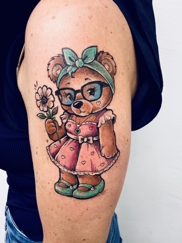 Neo Trad Bear Tattoo Studio Salzburg 10