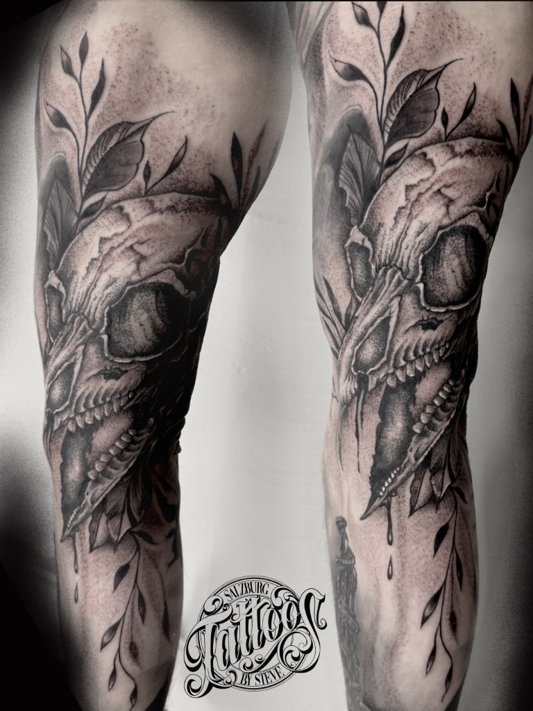 Raven Skull Horror Tattoo Black and Grey Tattoo Studio Salzburg 18