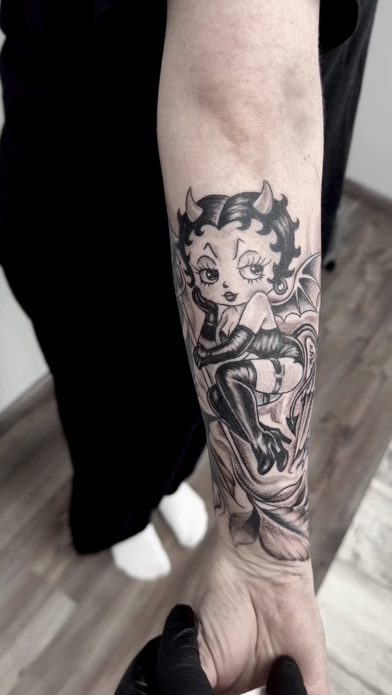 Betty Boop Traditional Black and Grey Tattoo Studio Salzburg 9