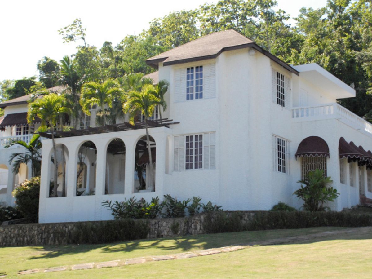 Smokey Manor Building