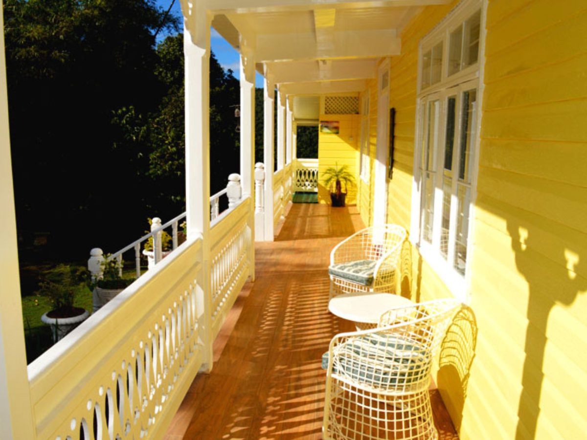 Tan y Bryn Estate Porch