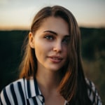 Elena R.