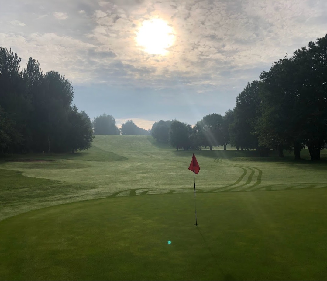 4th Green & Water Hazard