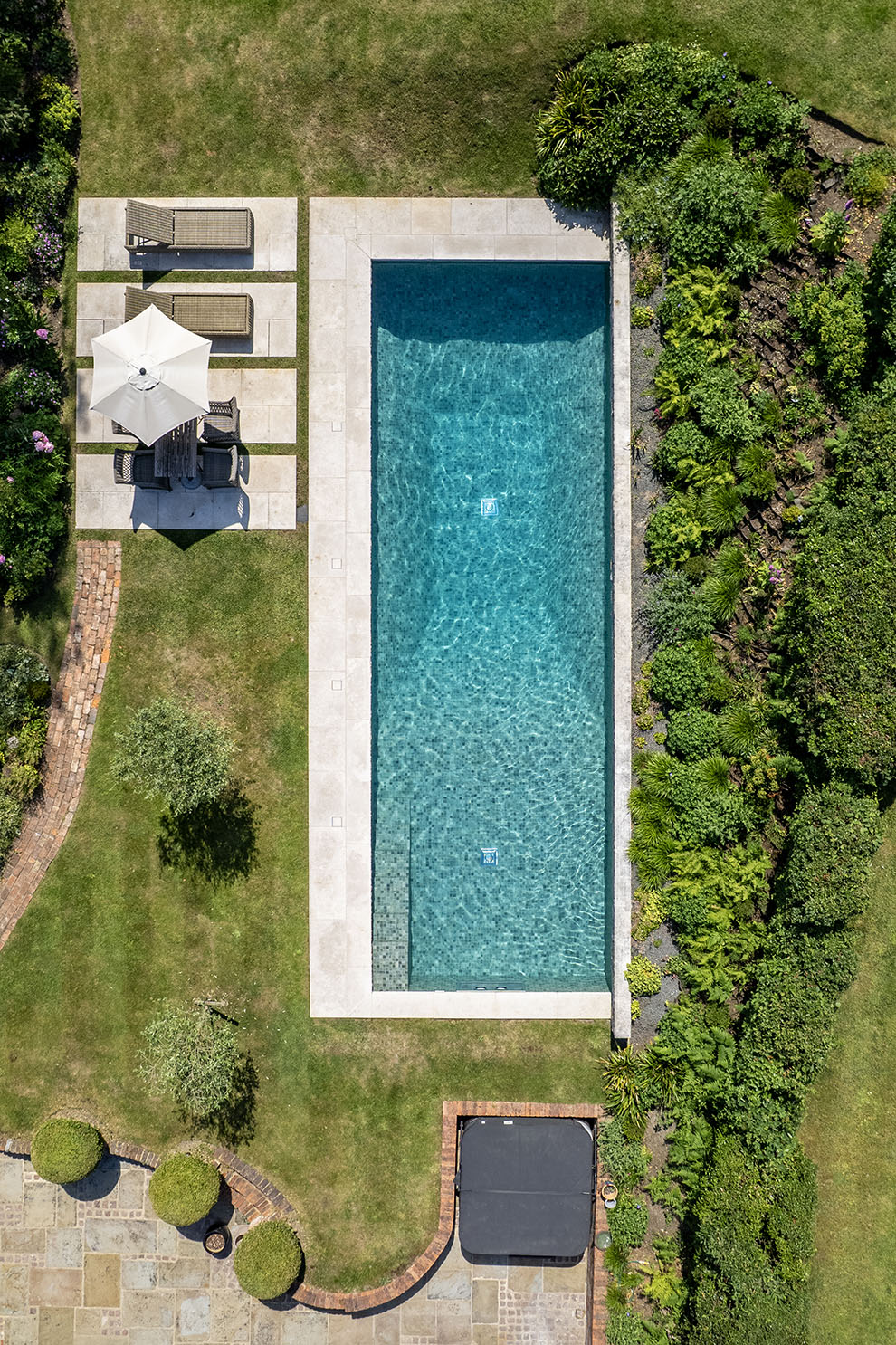 Fully Managed From Start To Finish - Luxury Pool Design and Construction by Poolcourt