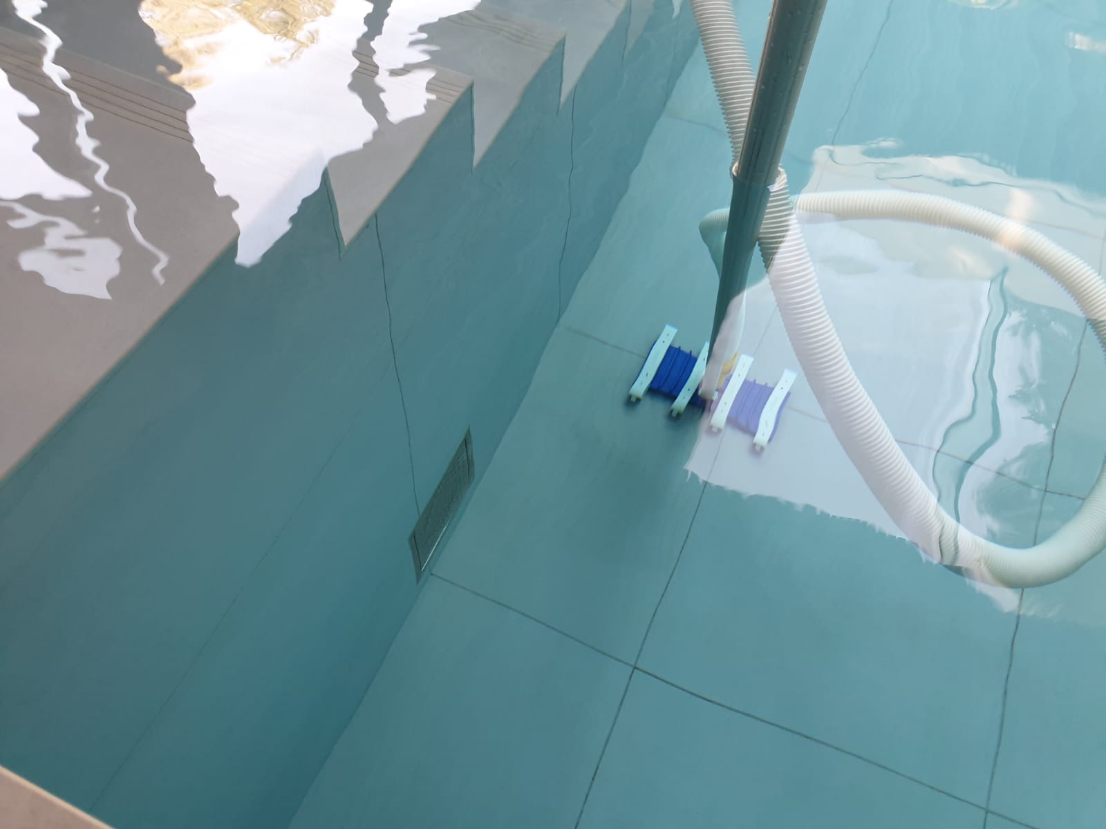 Completed swimming pool refurbishment and modernization by Poolcourt