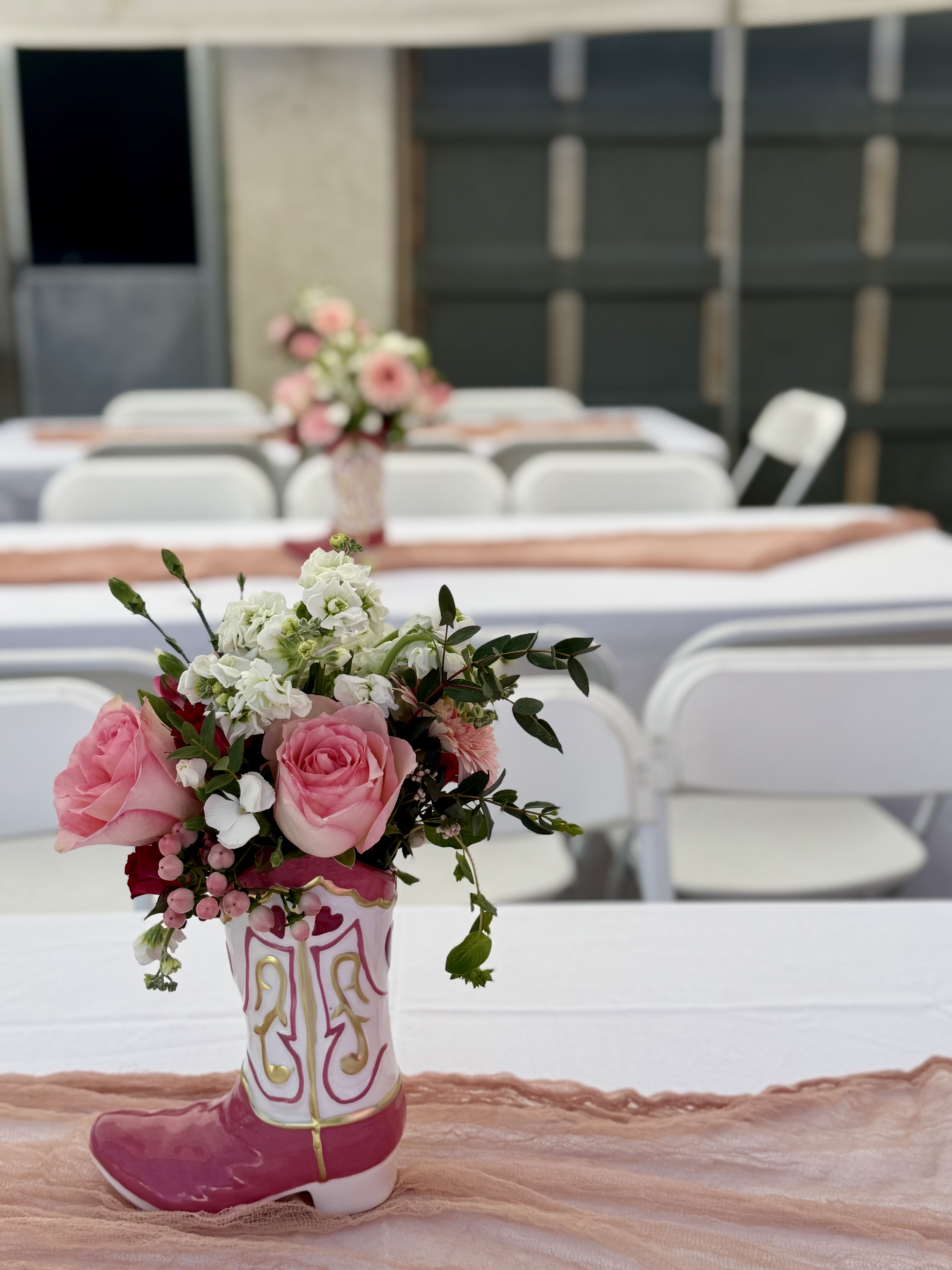 Luxury lounge and décor at a wedding