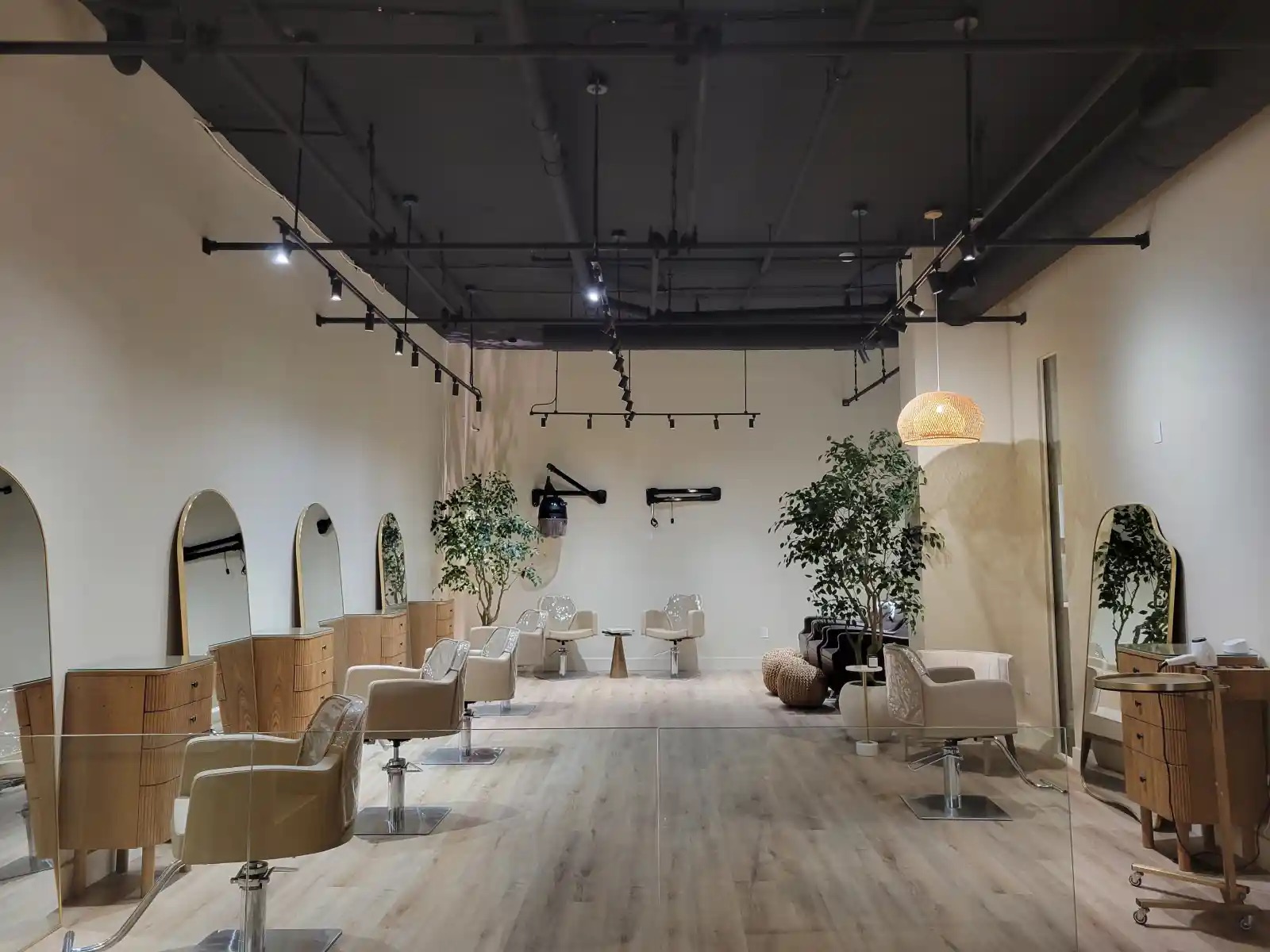 Bubbles & Mane Salon Interior