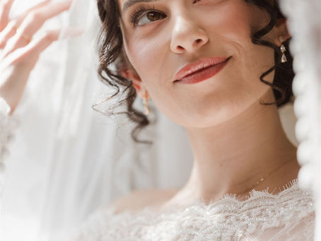 The Ultimate Guide for Curly Brides: How to Embrace Your Natural Texture on Your Wedding Day