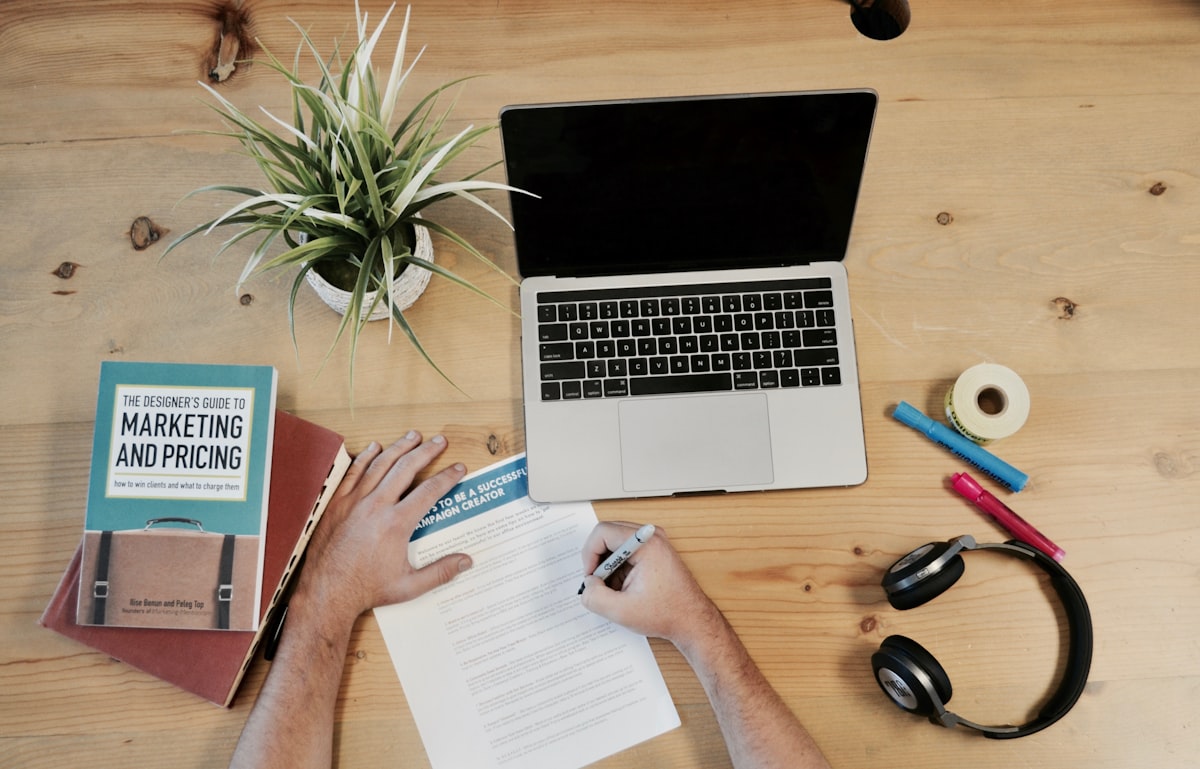 Sales Funnels That Convert: The Psychology of Buying