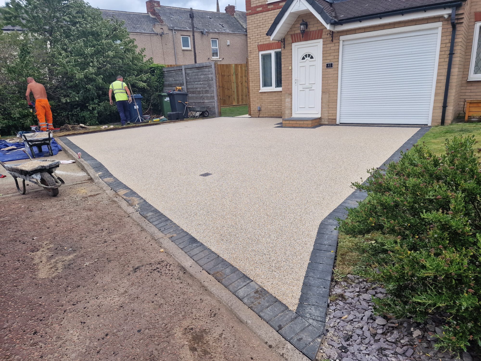Resin driveway project example 2 completed in Ledbury