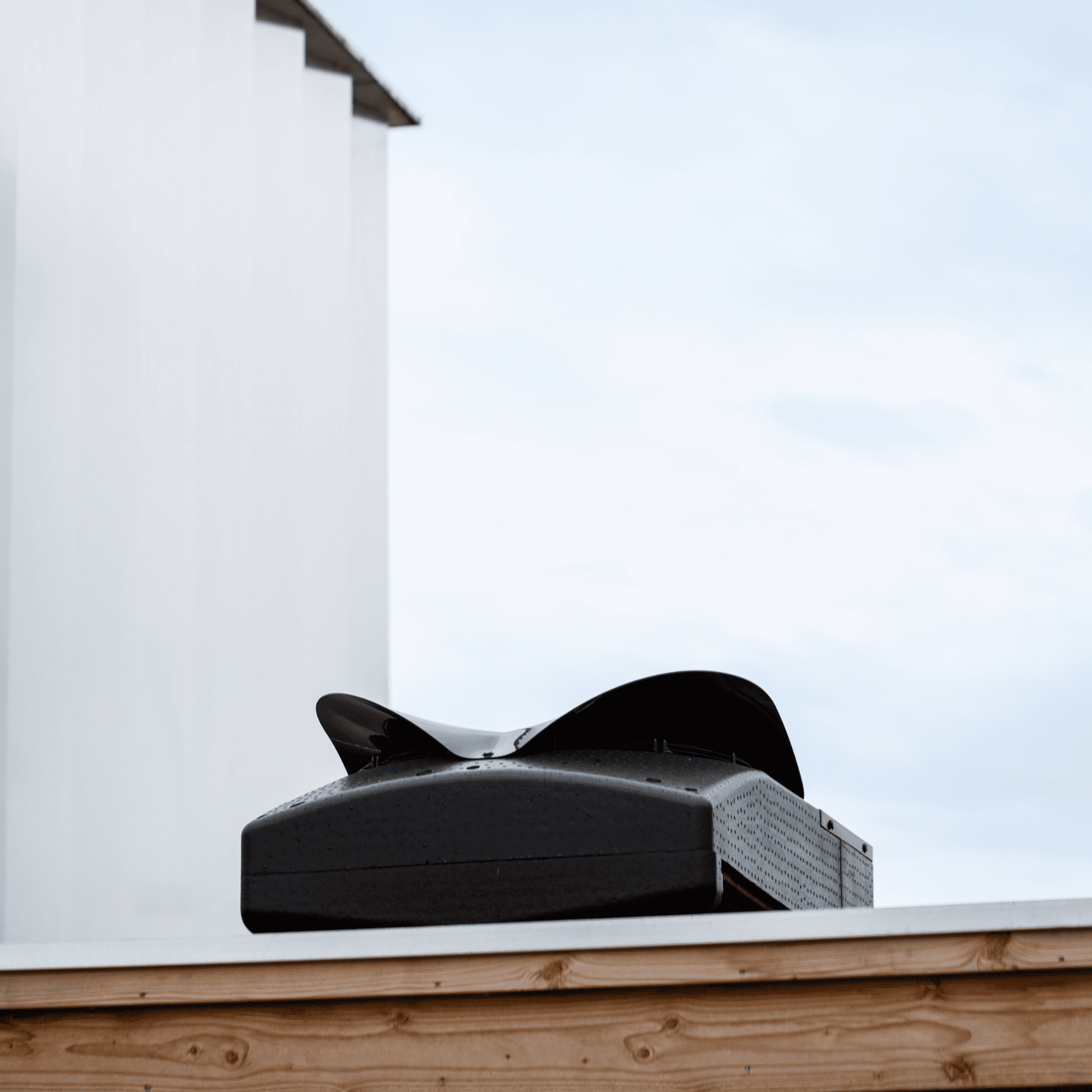 WeHeat Blackbird Horizontale Warmtepomp door E-NET