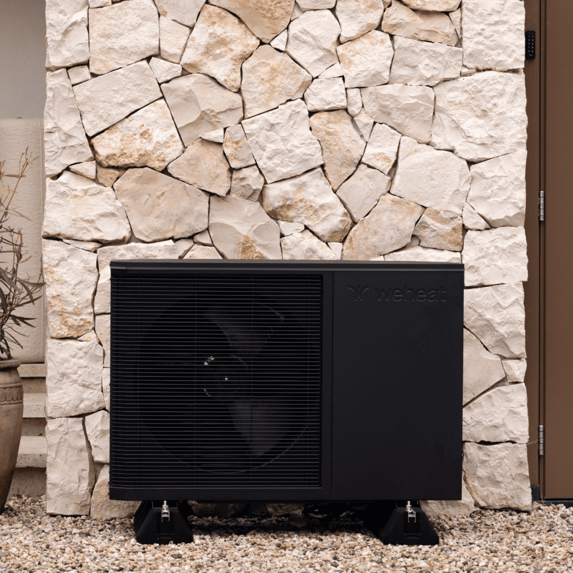 WeHeat Flint - In de tuin
