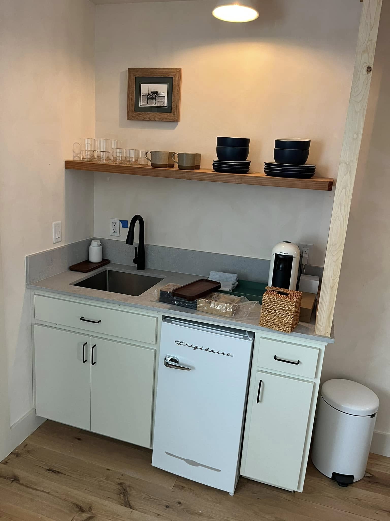 Coffee Bar & Kitchenette