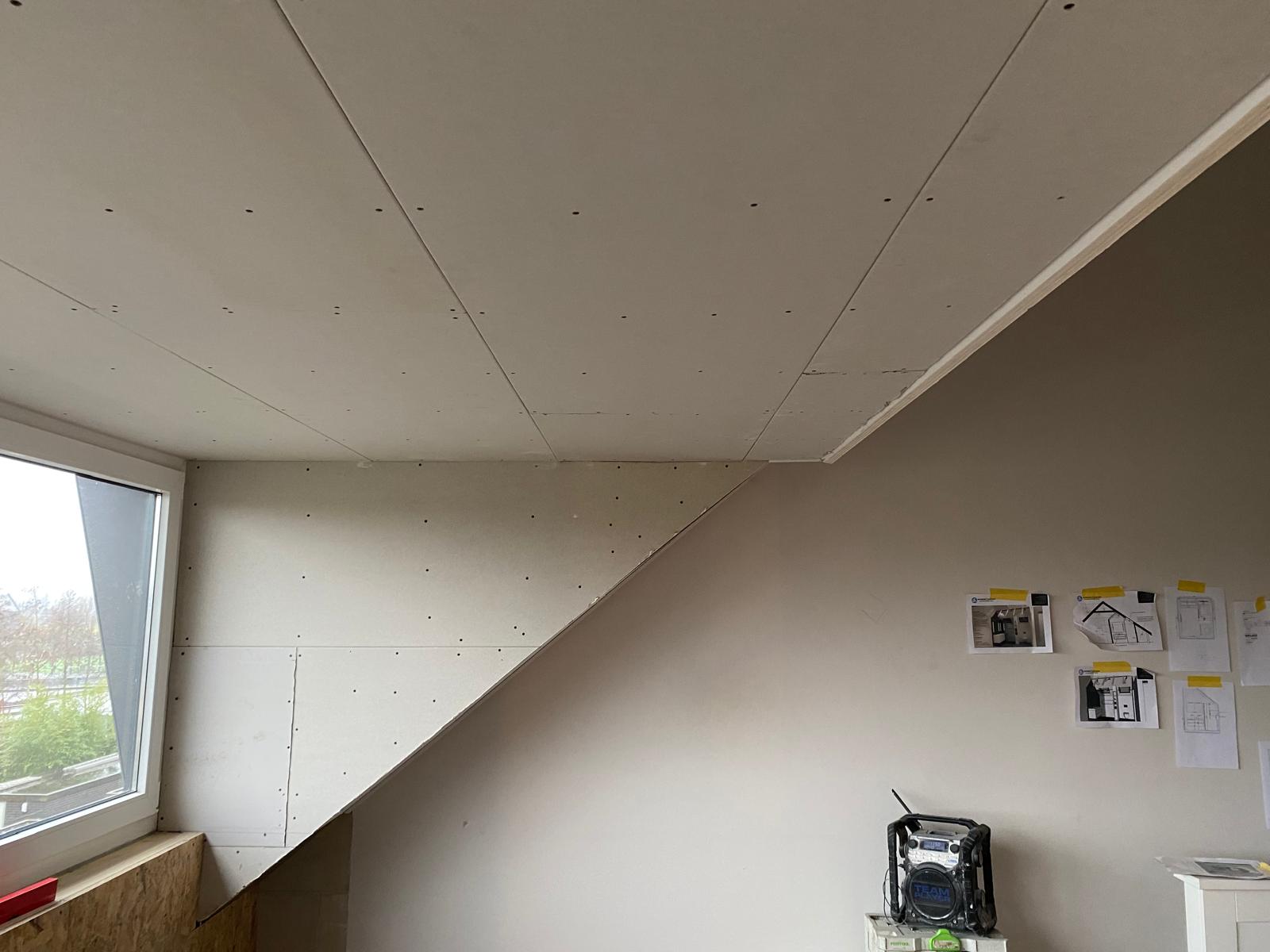 Aansluiting gipswand dakkapel op bestaande muur