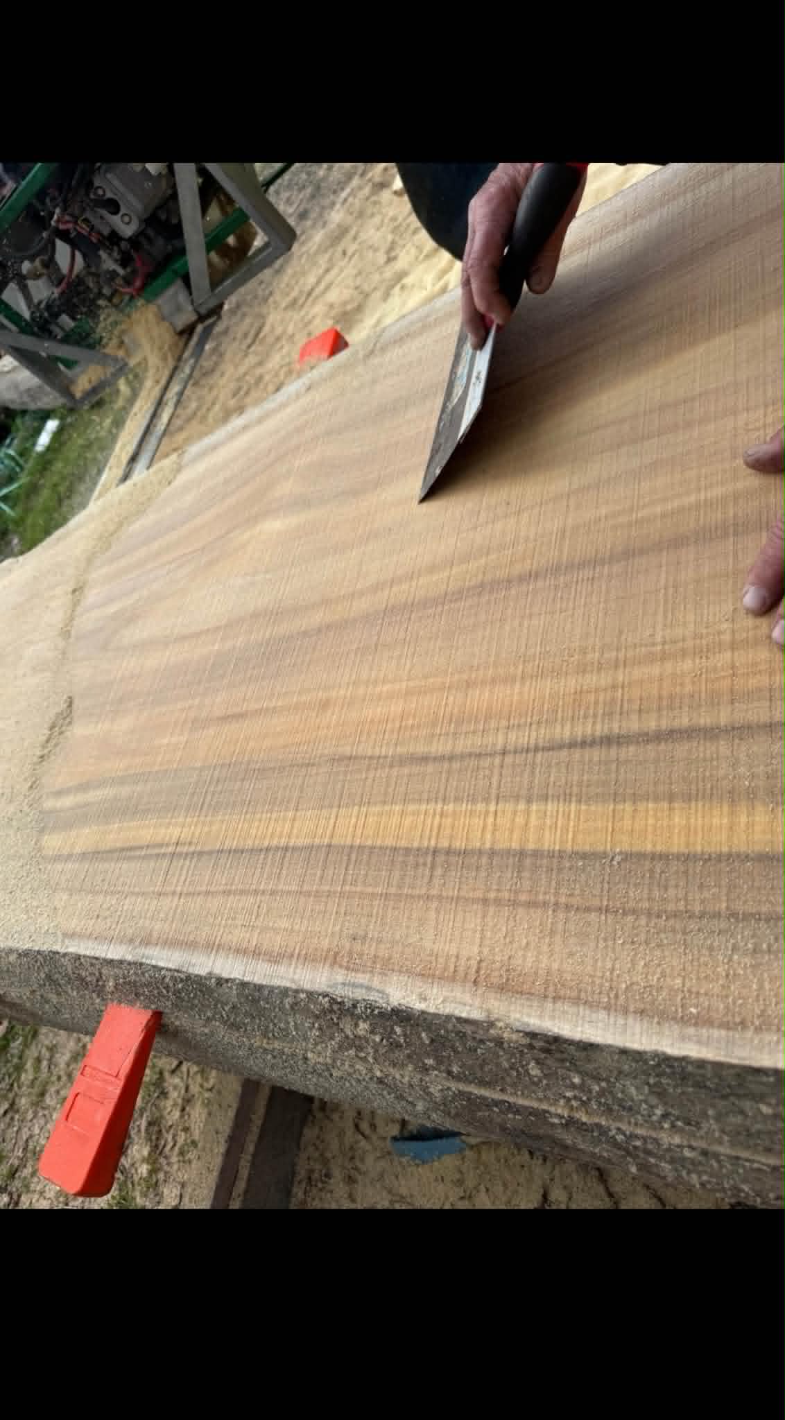Milling raw wood slabs