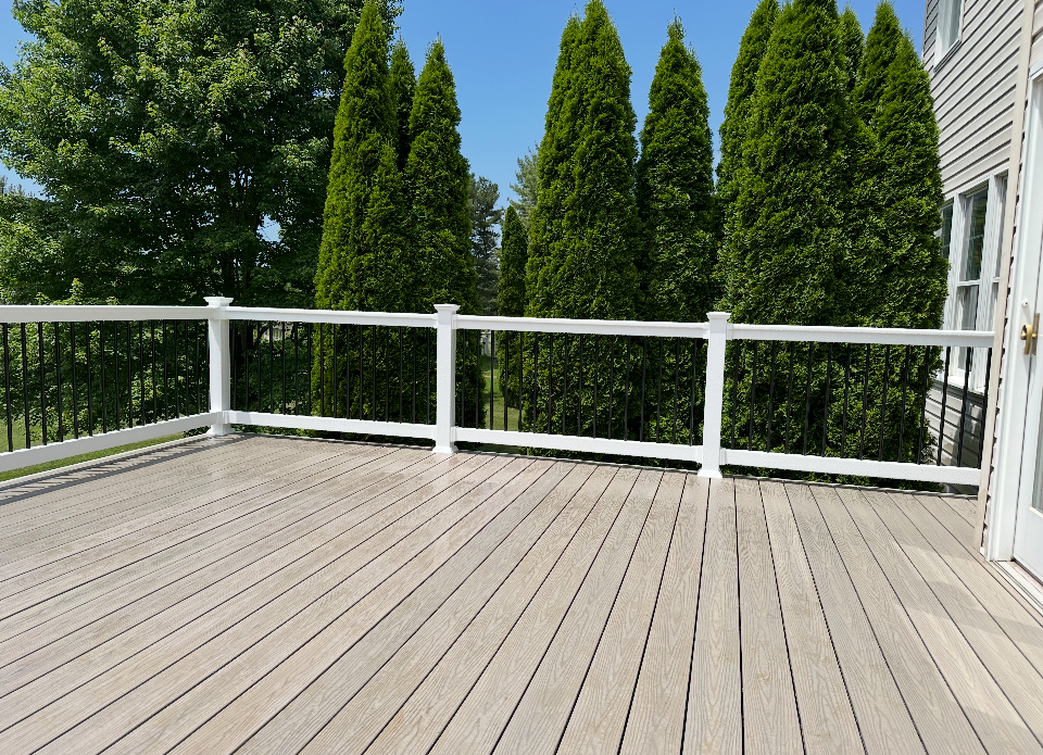 Composite Deck Flooring & White Railing