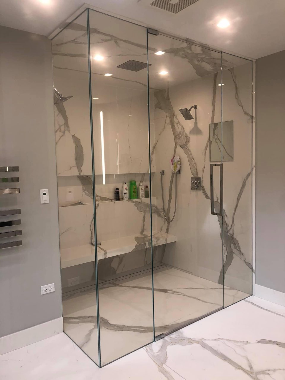 Modern walk-in glass shower design