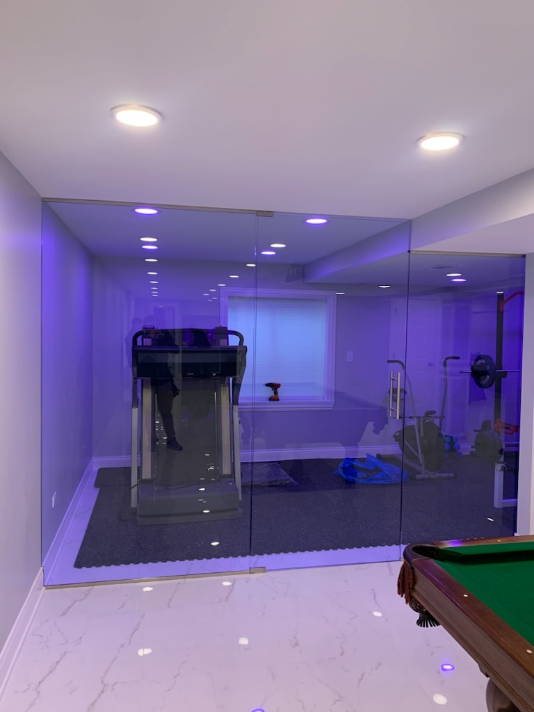 Architectural glass office partition systems