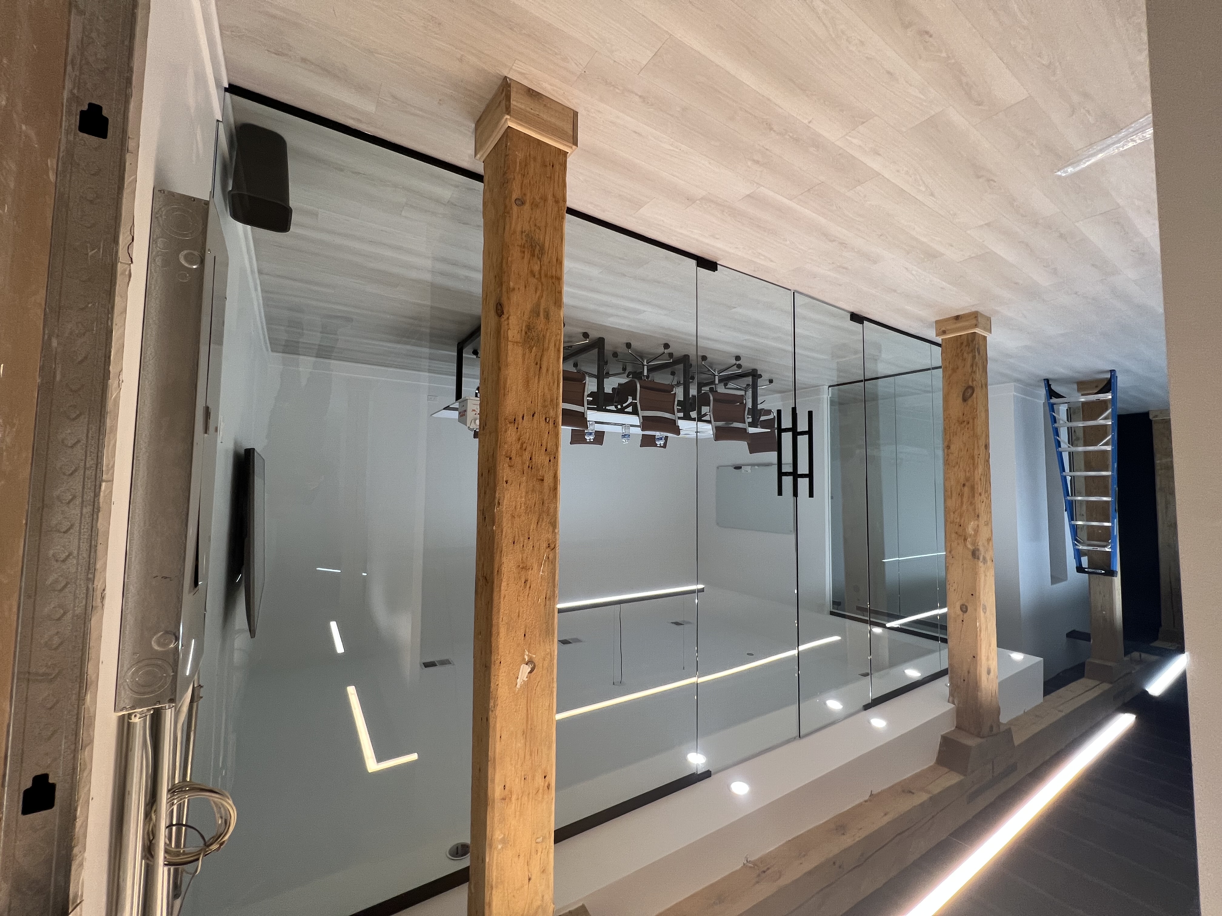 Commercial glass office partitions and conference room walls in Chicagoland