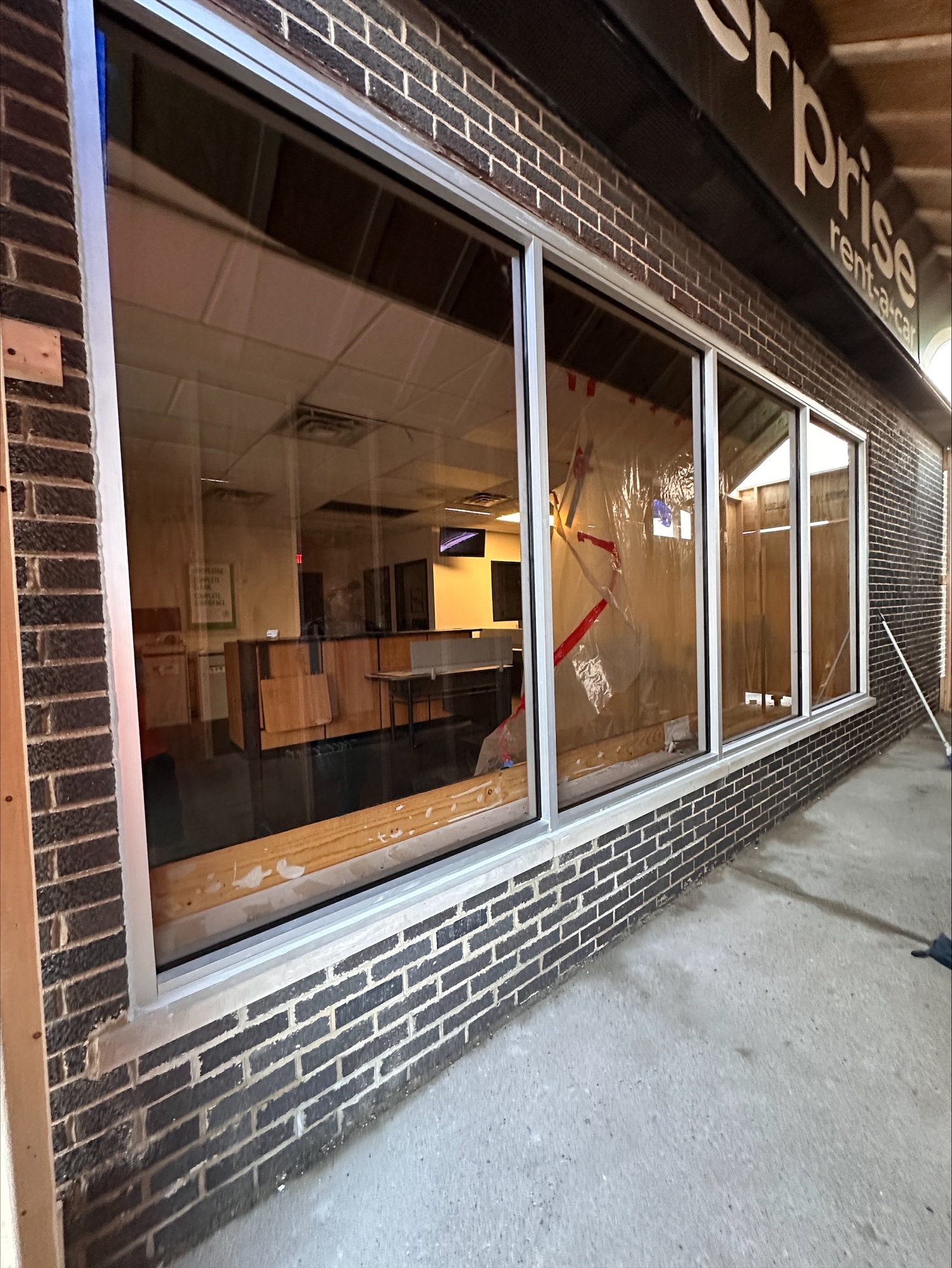 Professional storefront glass repair and replacement Chicagoland