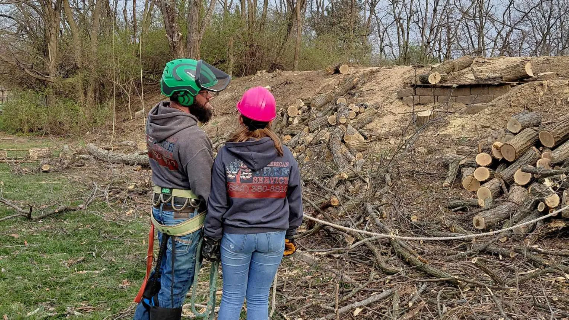 Emergency tree service crew assessing storm damage in Northern Kentucky