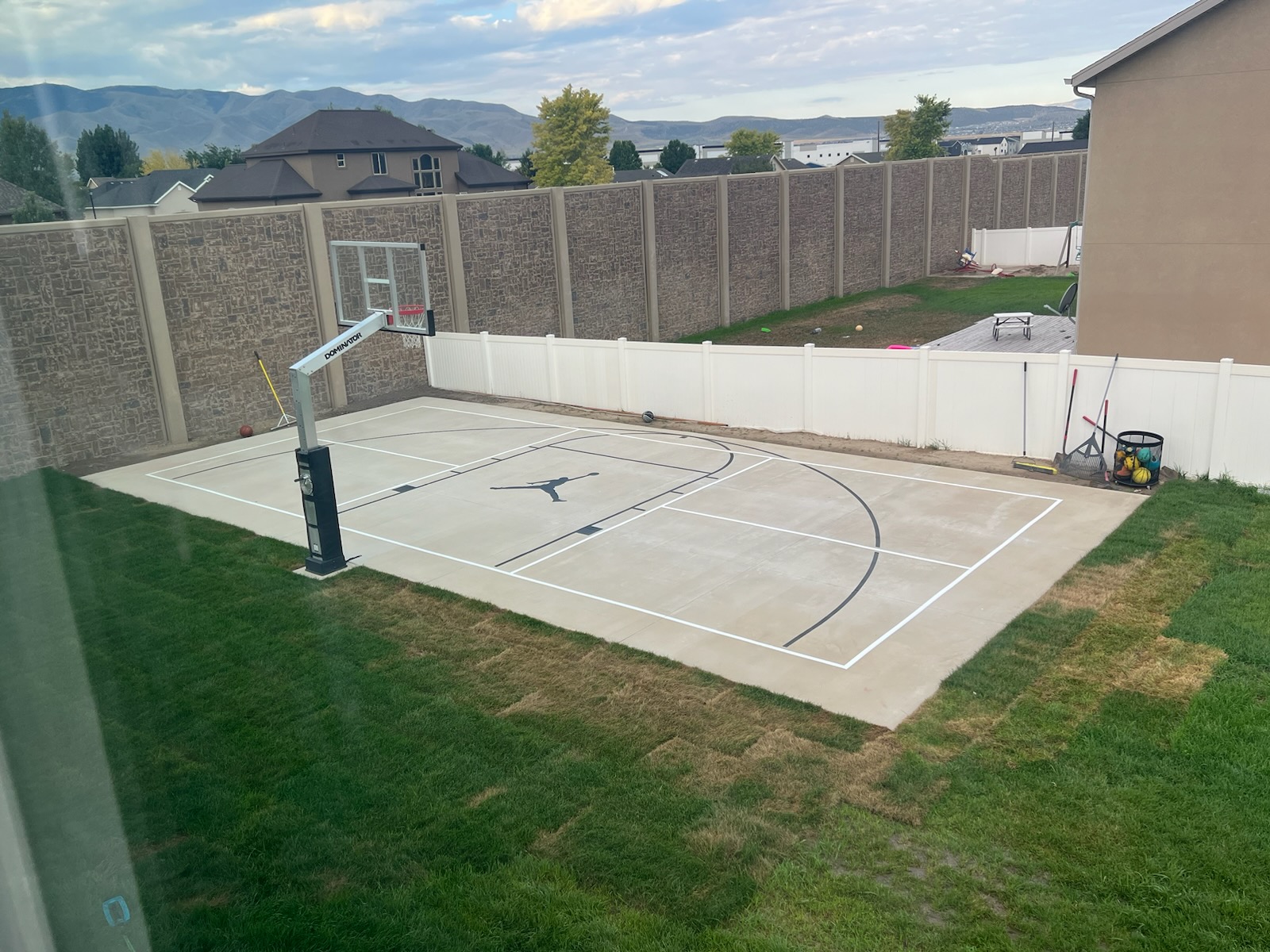 Sports Court - Mapleton