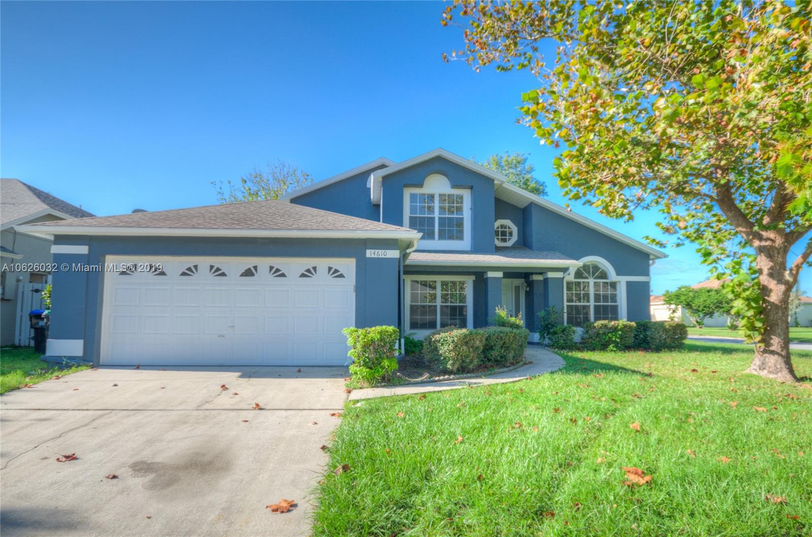 Beautiful Corner Lot Home in Hunter's Creek