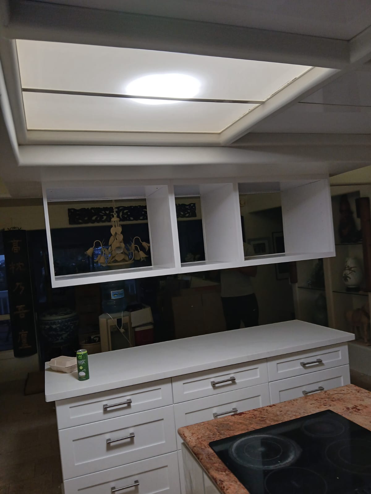 KITCHEN RENOVATION & CUSTOM CABINETS — Project 2 Hero