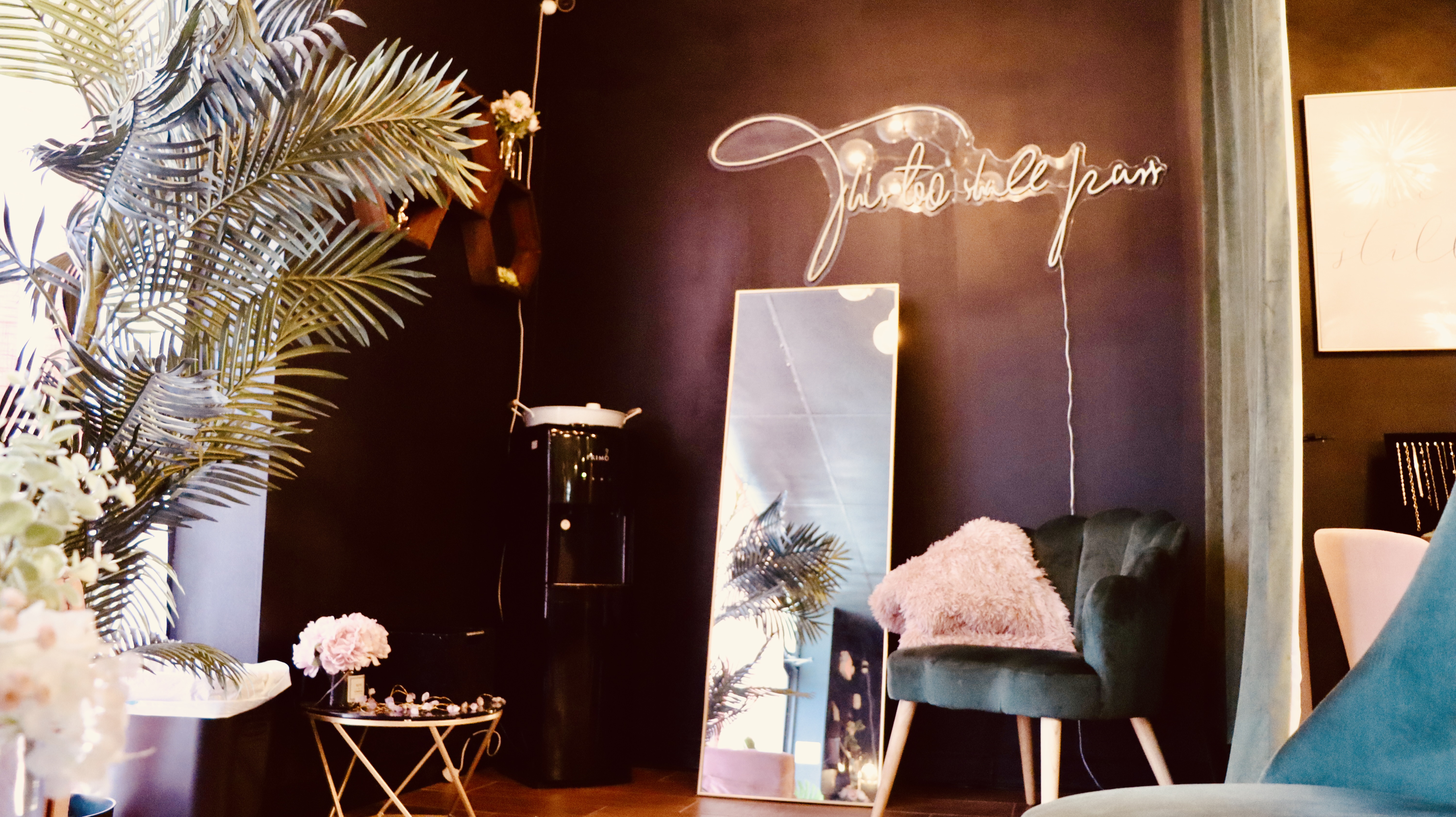 Salon Interior