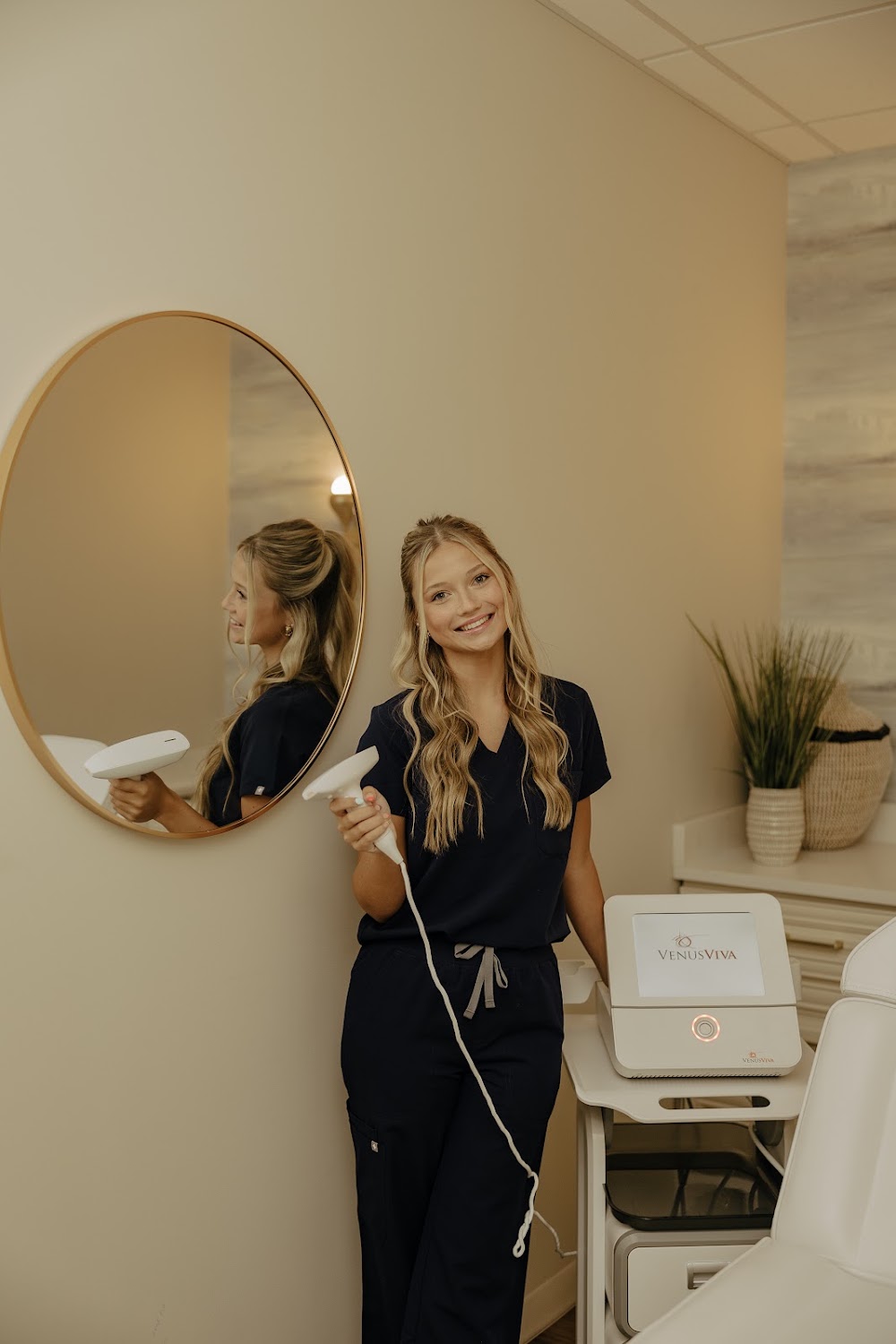 Venus VIVA nano-fractional radiofrequency device