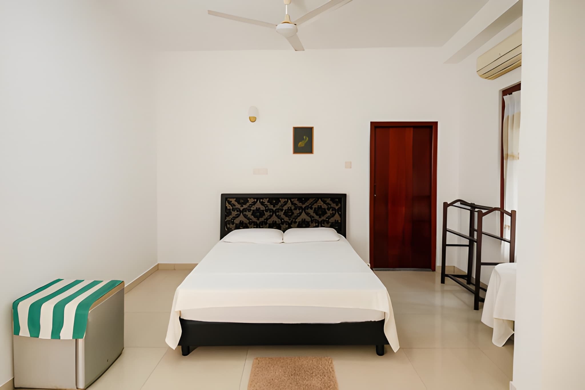 Deluxe Double Room with Side Sea View gallery 3