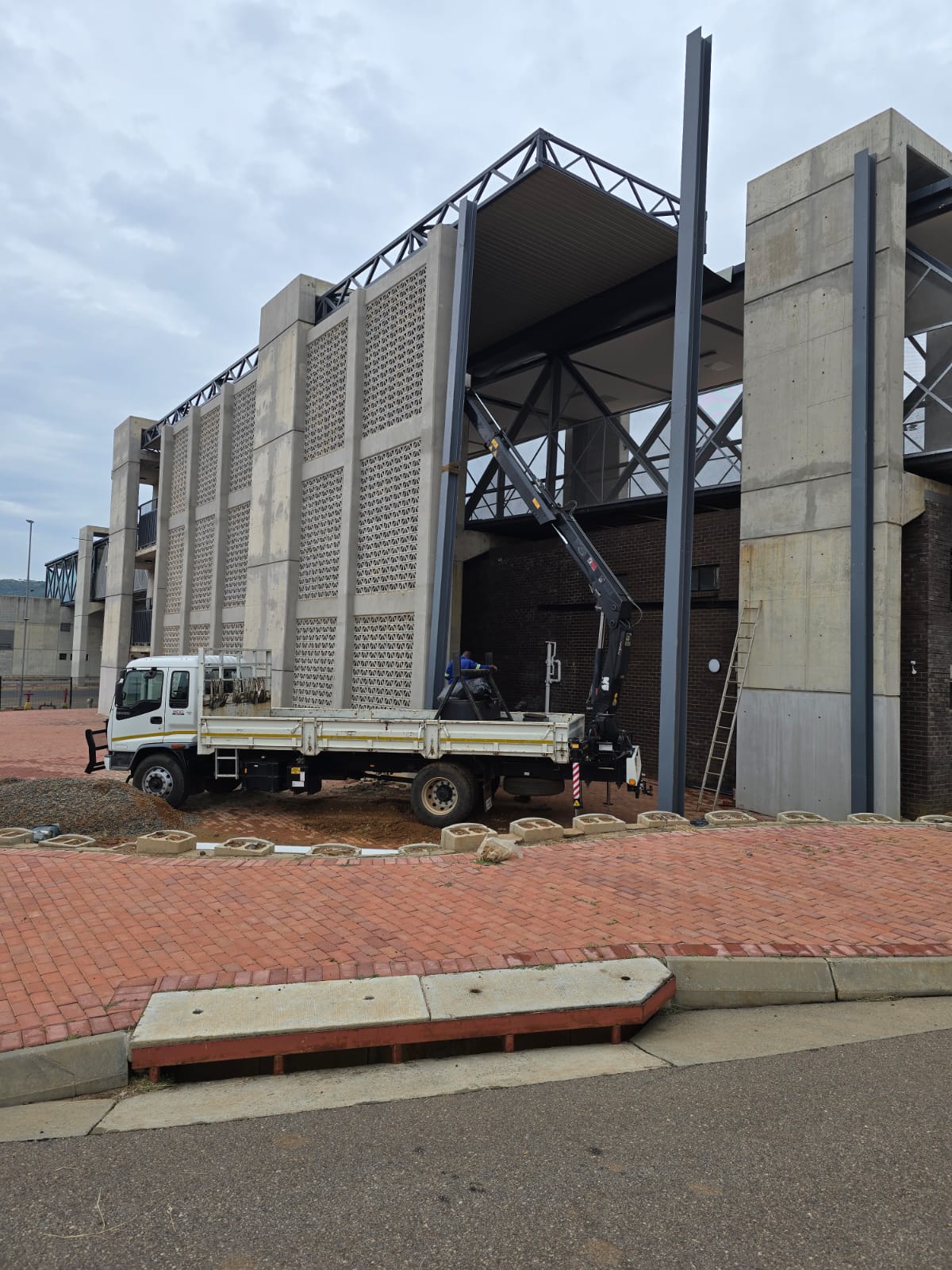 Easy Lift crane and truck hire project gallery image 10