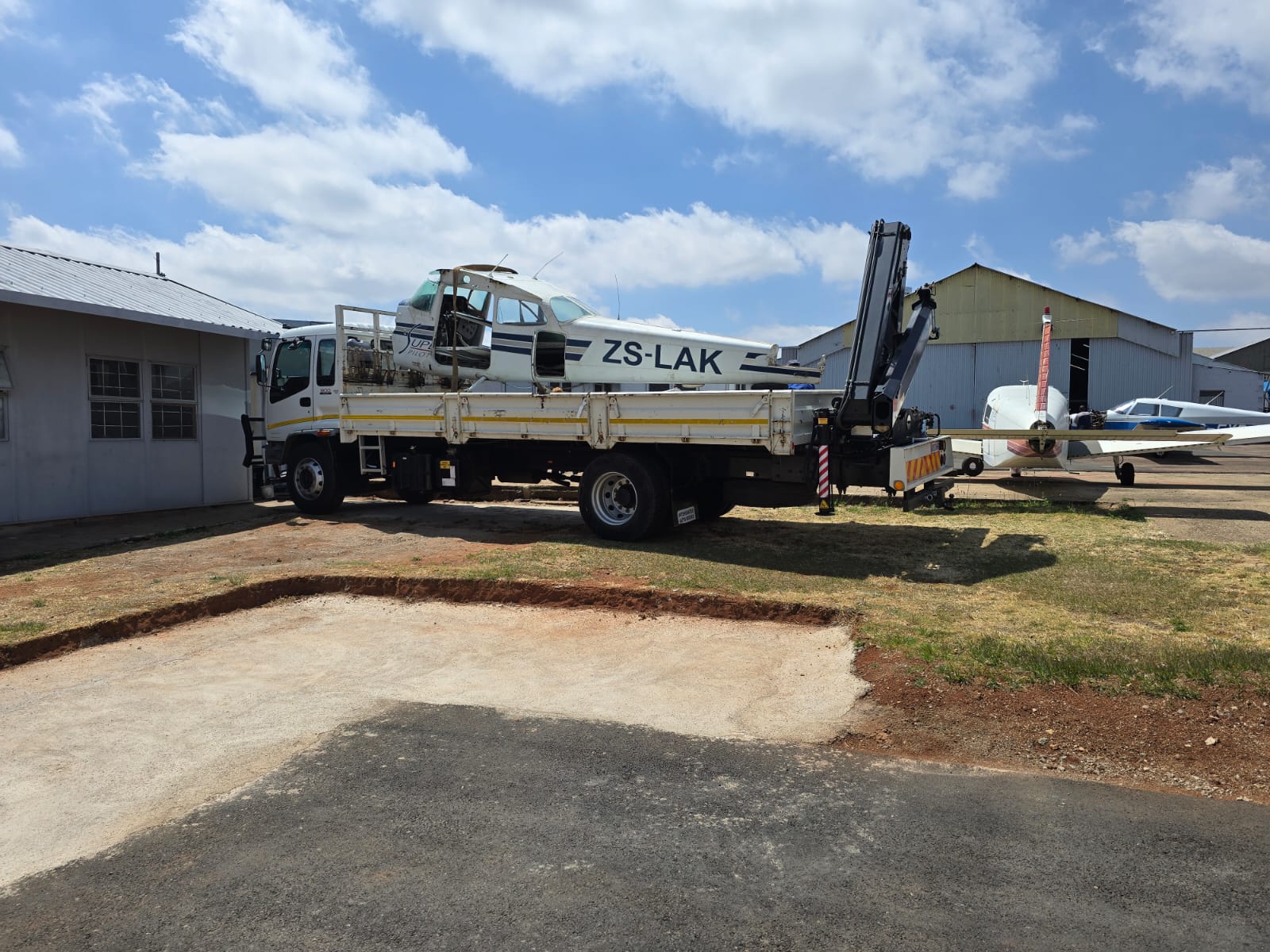 Easy Lift crane and truck hire project gallery image 19