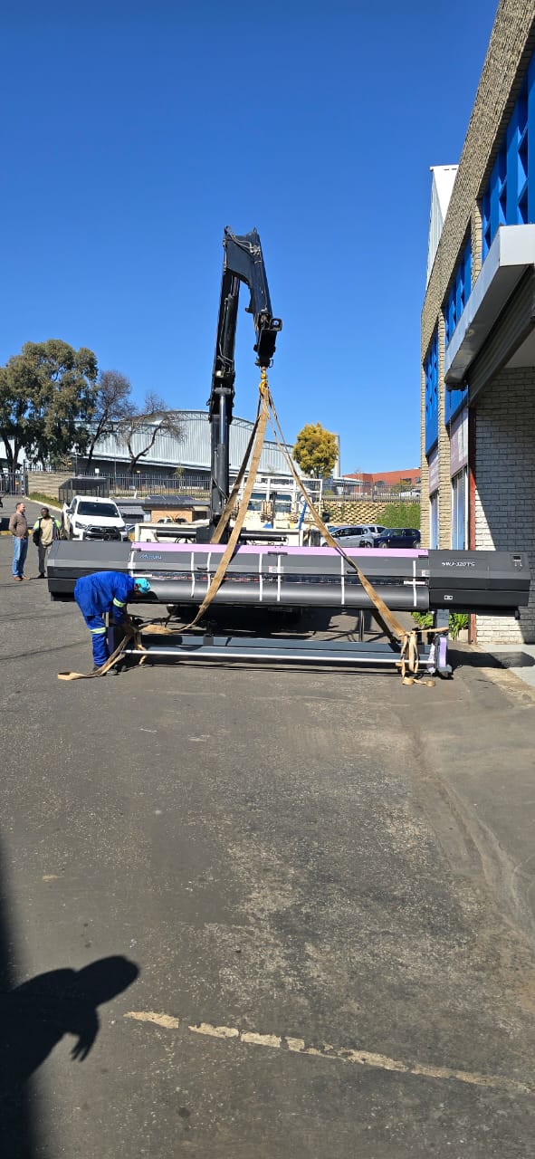 Easy Lift crane and truck hire project gallery image 33