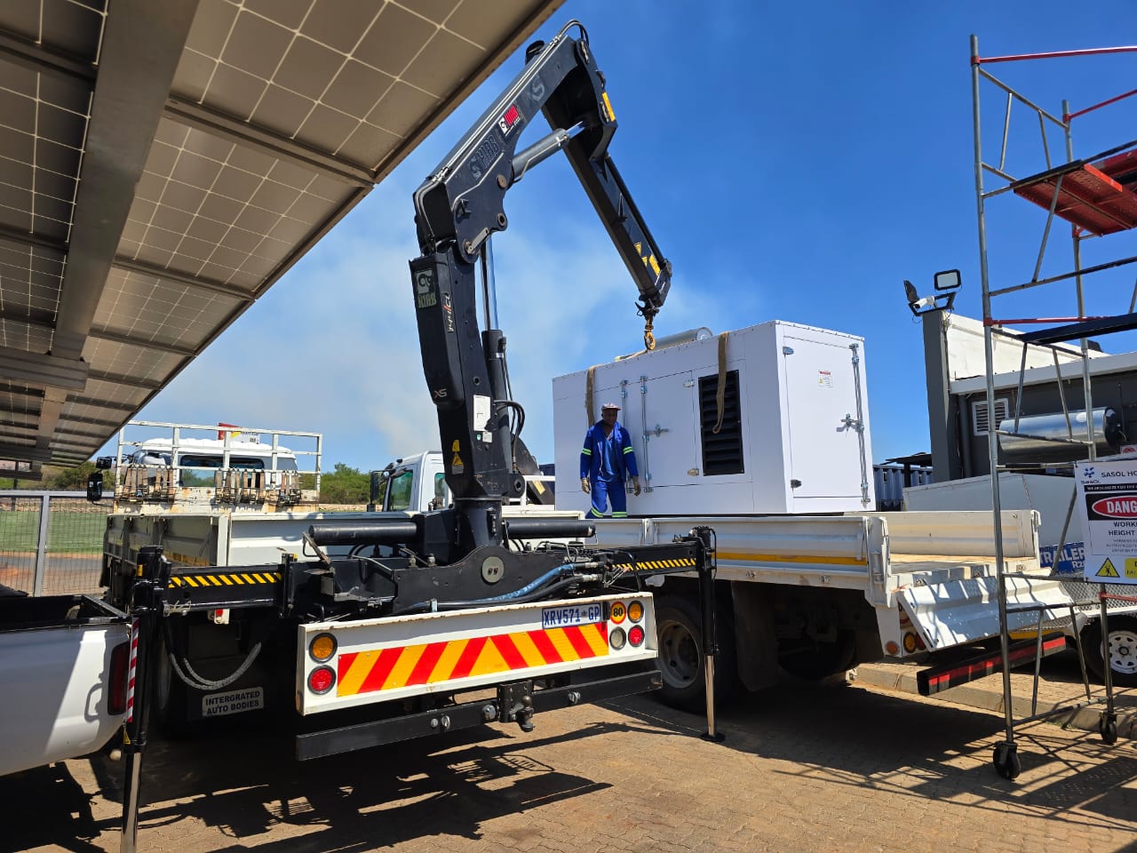 Easy Lift crane and truck hire project gallery image 17