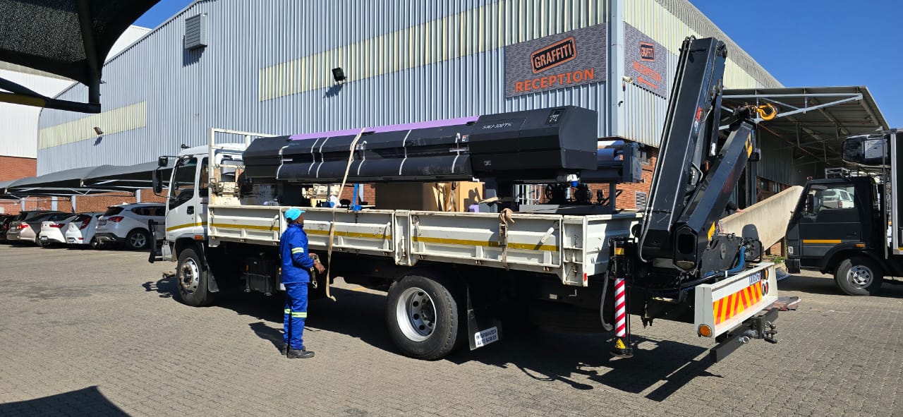 Easy Lift crane and truck hire project gallery image 31