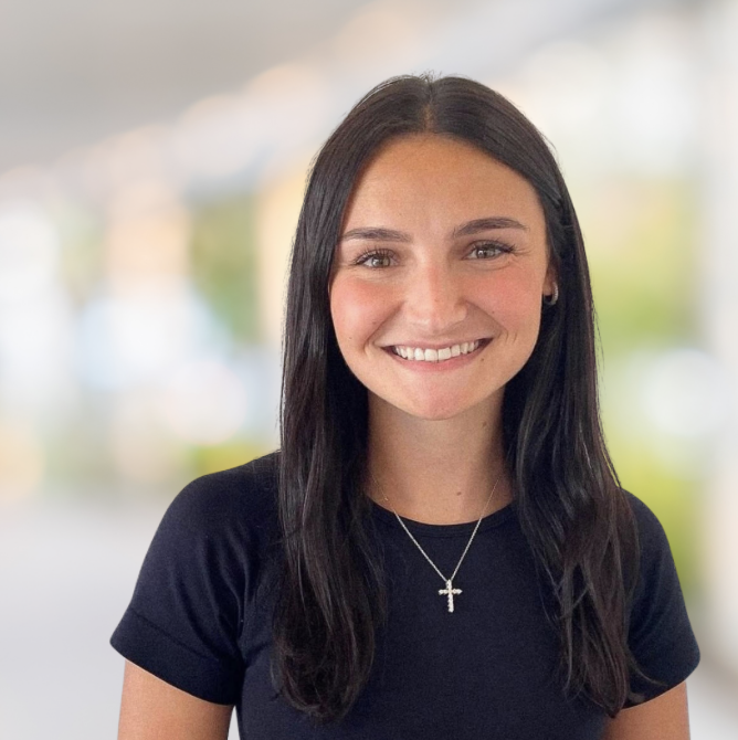 Ava Rose, Female Entrepreneurs Magazine social media team member.