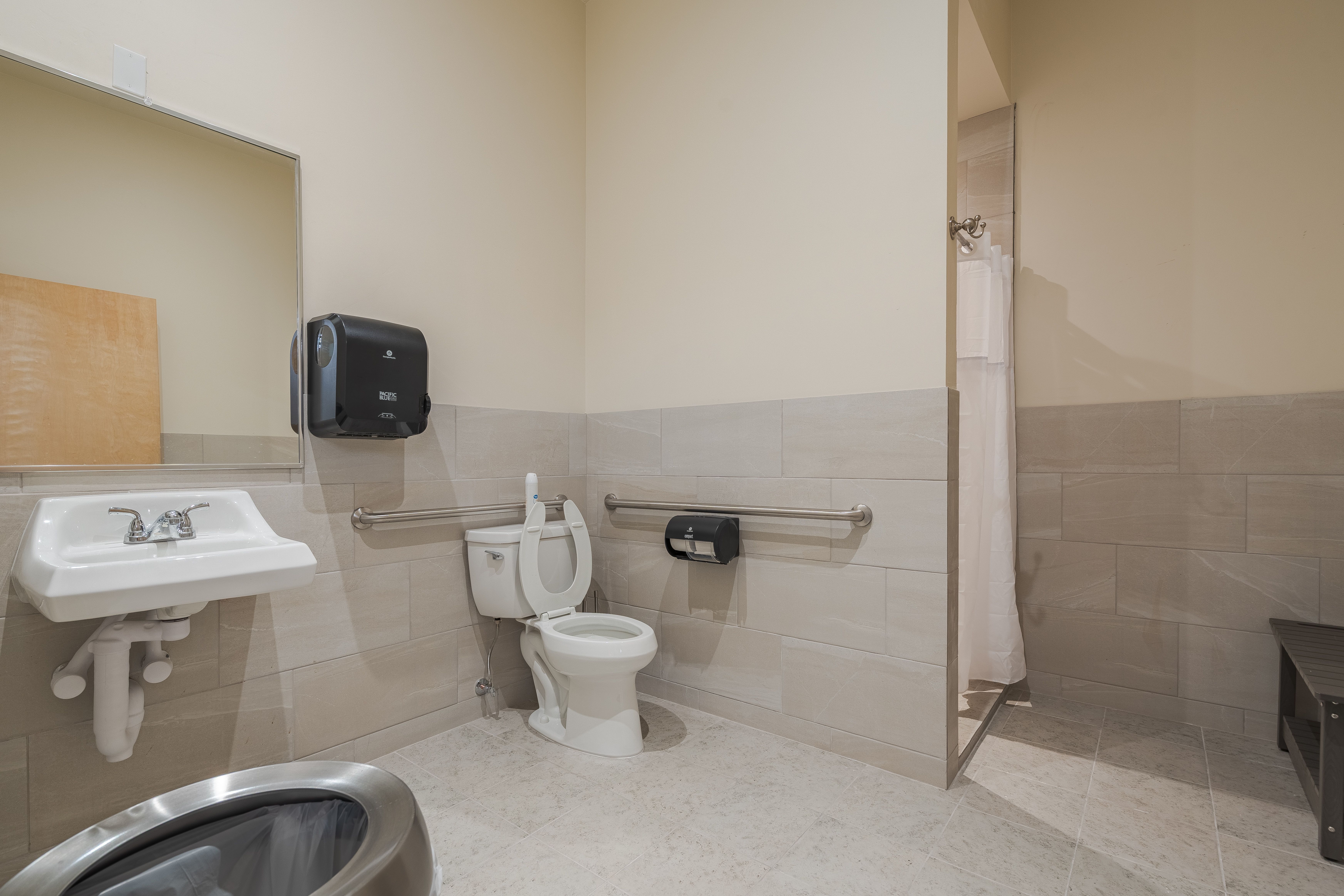 502 Fitness Full Shower Access and Private Changing Rooms in New Castle Colorado