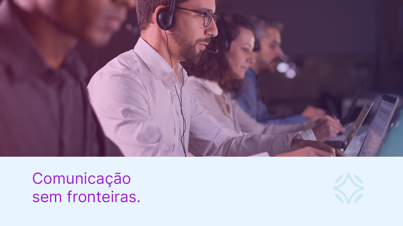 Equipe de atendimento em Call Center com telefonia ONVOX