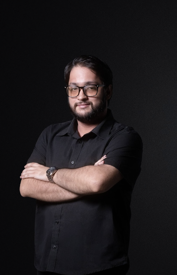 Alejandro R