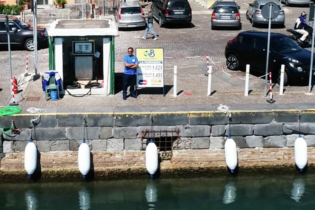 Stazione Porto di Baia