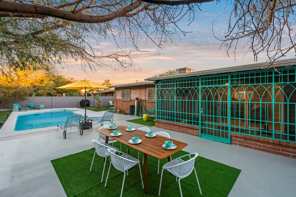 Dreamy Artistic Mid-Century Retreat with Pool! (Lester House)
