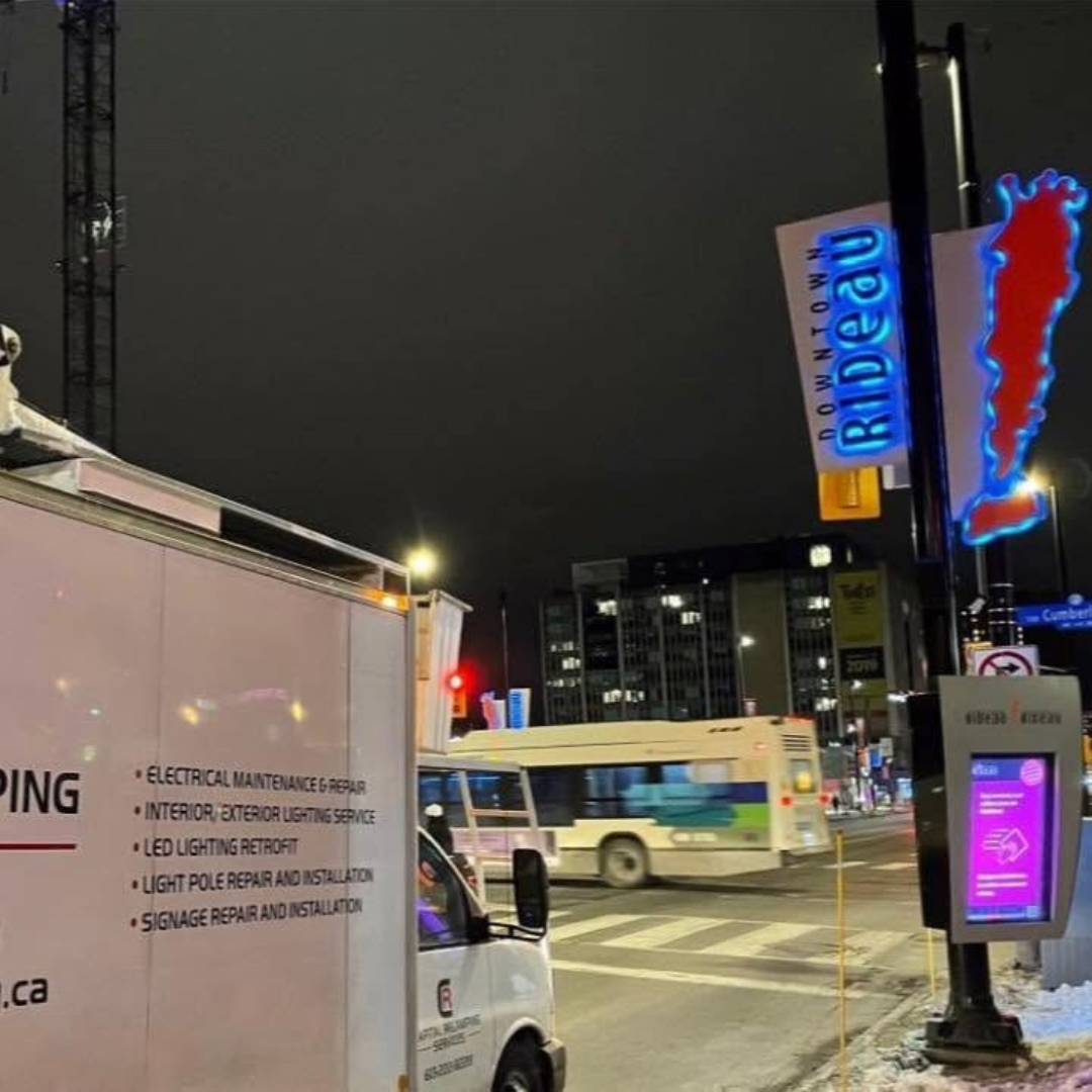 Rideau Downtown illuminated street sign